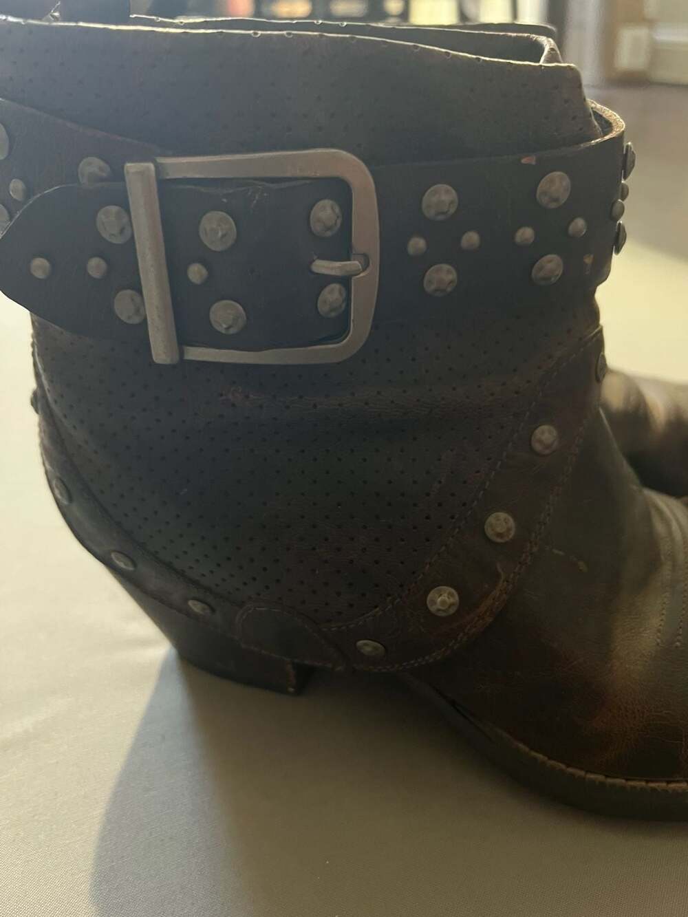 Ariat - Picture 6 of 10